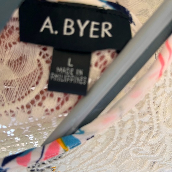 Sleeveless Top - Picture 2 of 5